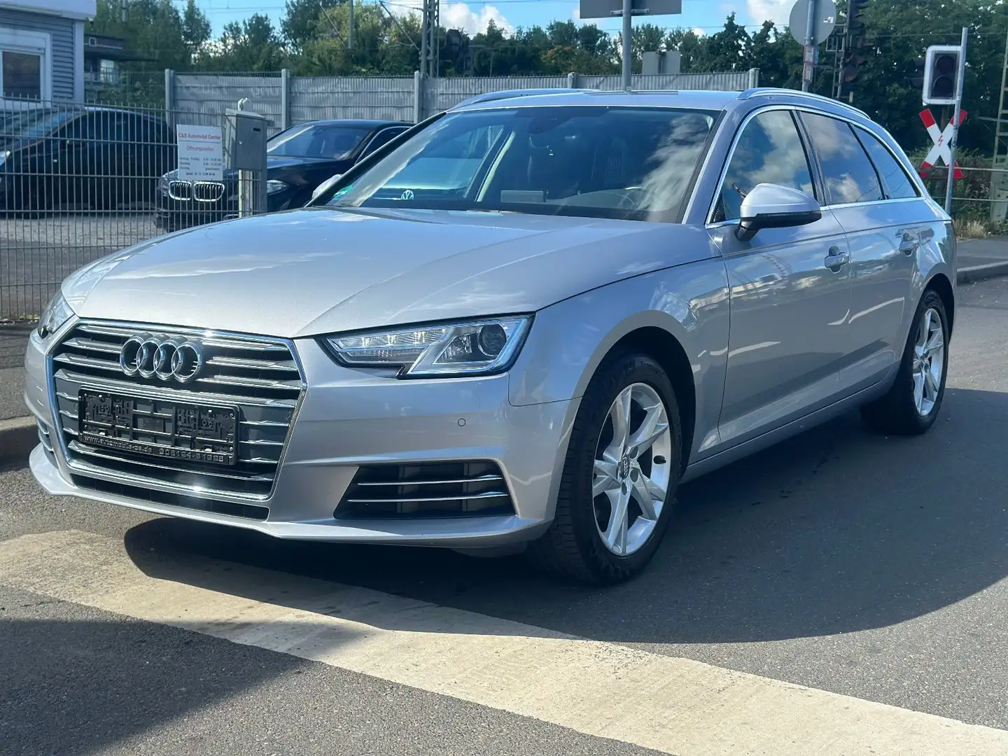 Audi A4 2.0 TDI AVANT SPORT PAKET*MOD.2018+AHK* Argento - 1