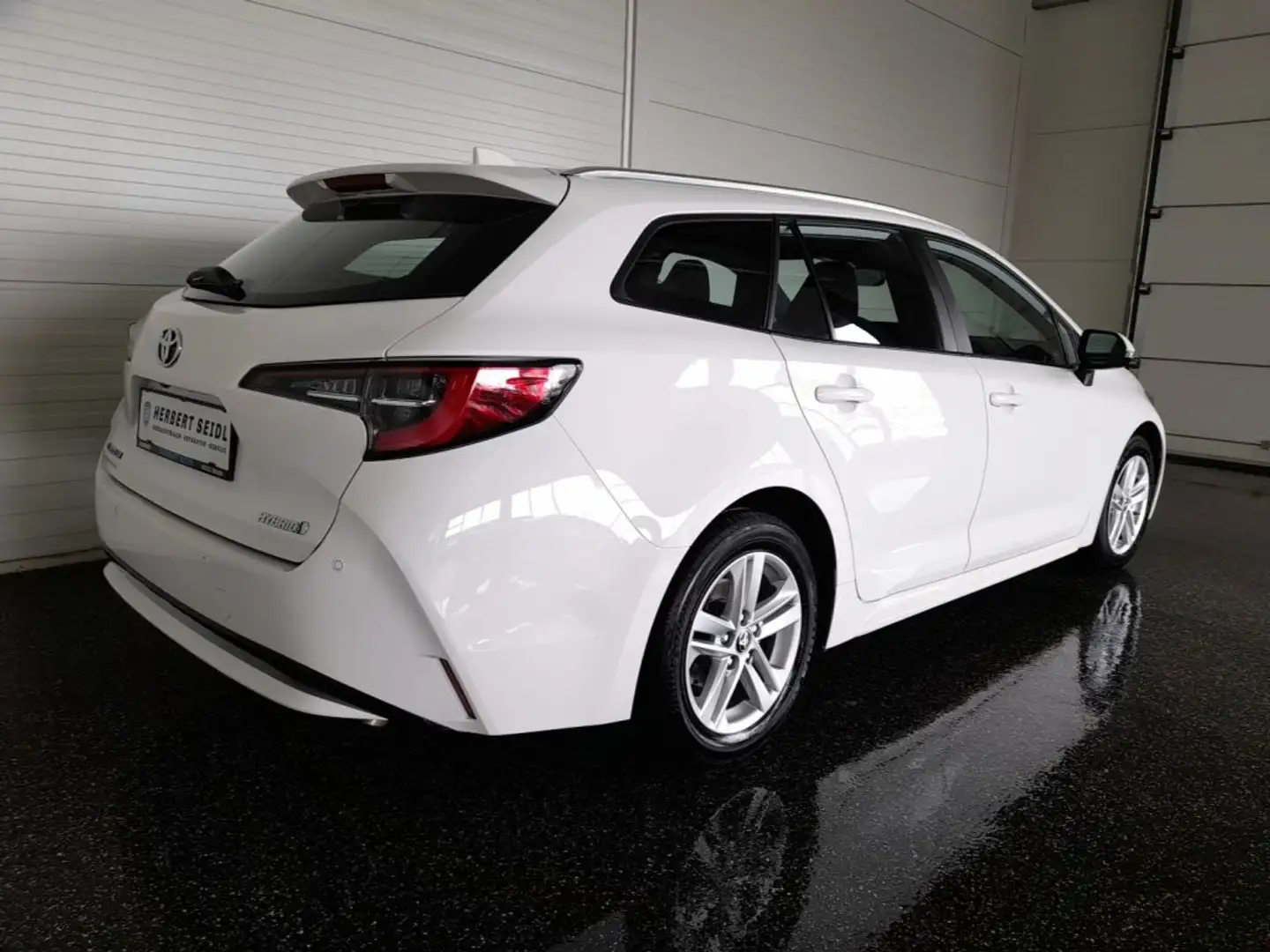 Toyota Corolla Touring SPORTS 1,8 Hybrid Aut *VOLL LED & FLA / NAVI / KAMERA / ACC / VERKEHRSZEICHEN- & SPURHALTEASSIST* Weiß - 2