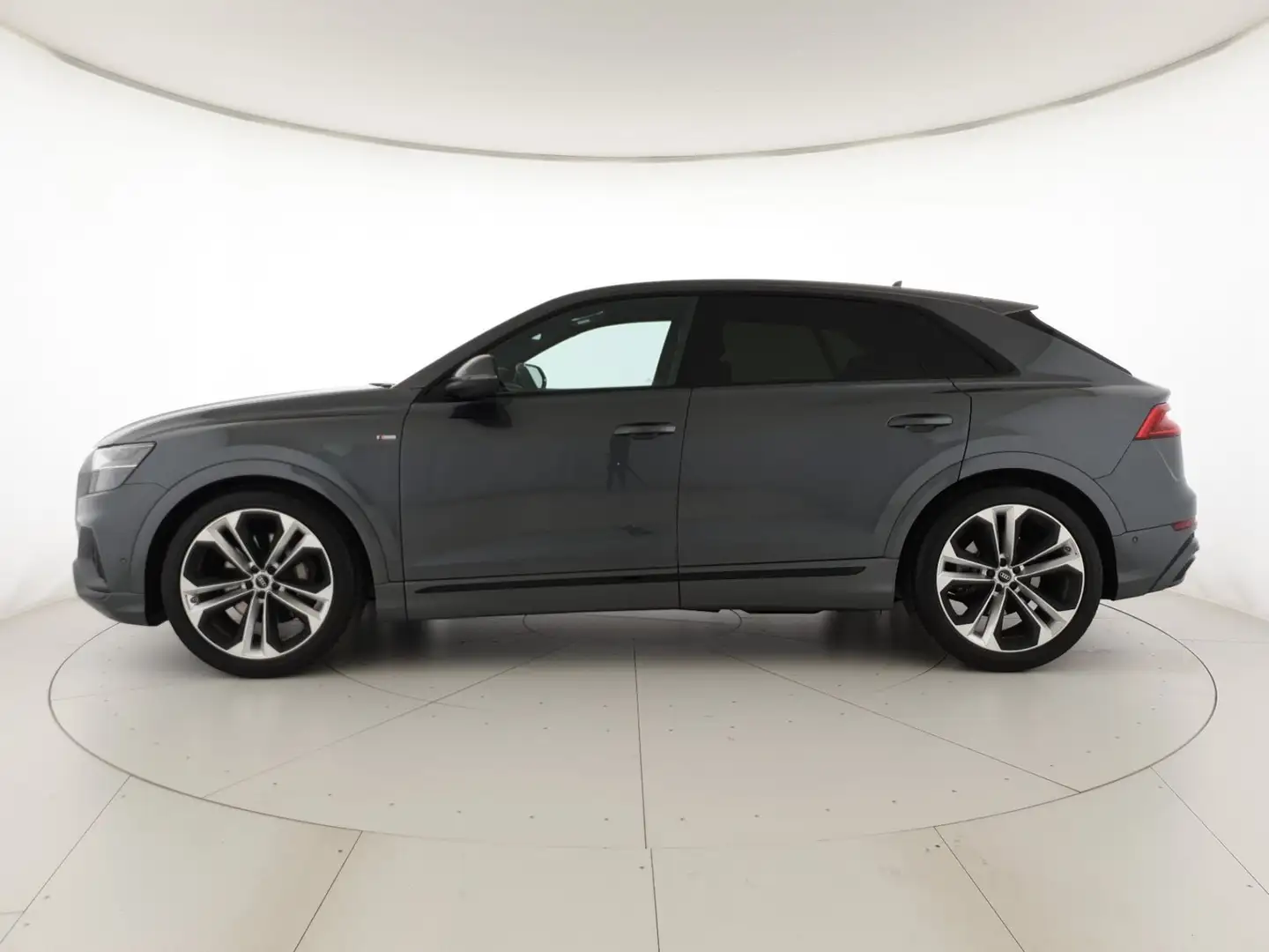 Audi Q8 50TDI 286CV quattro titpronic Sport Grigio - 2