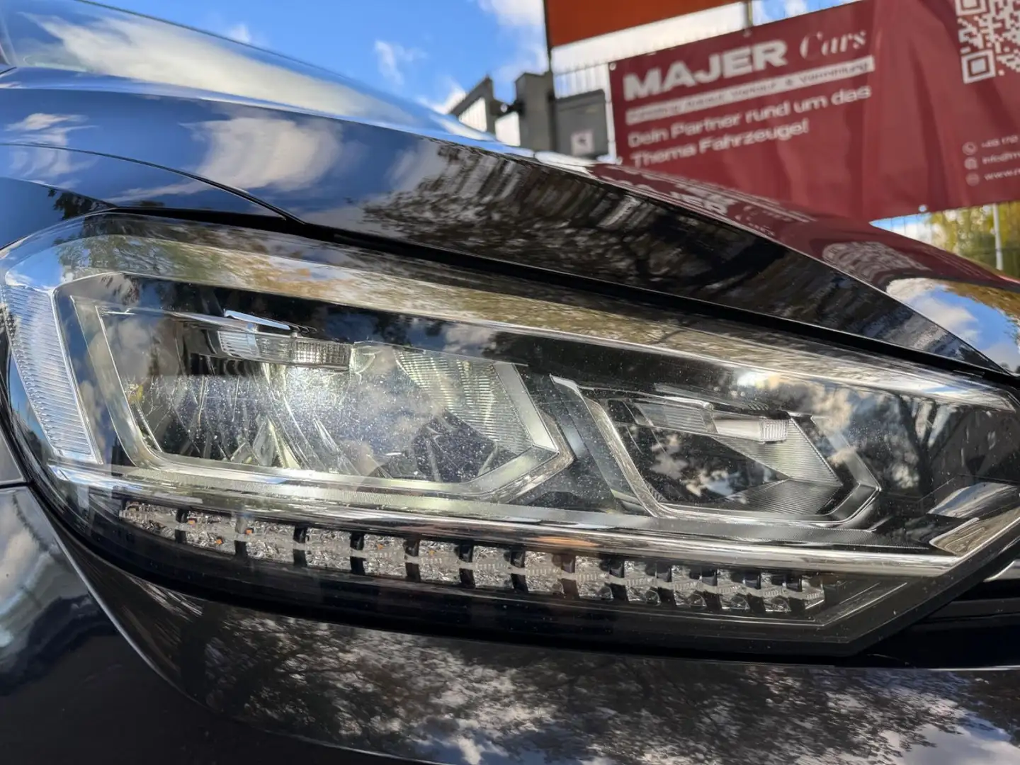 Volkswagen Touran Comfortline LED*NAVI*AUT*KAMERA*1.HAND Schwarz - 2