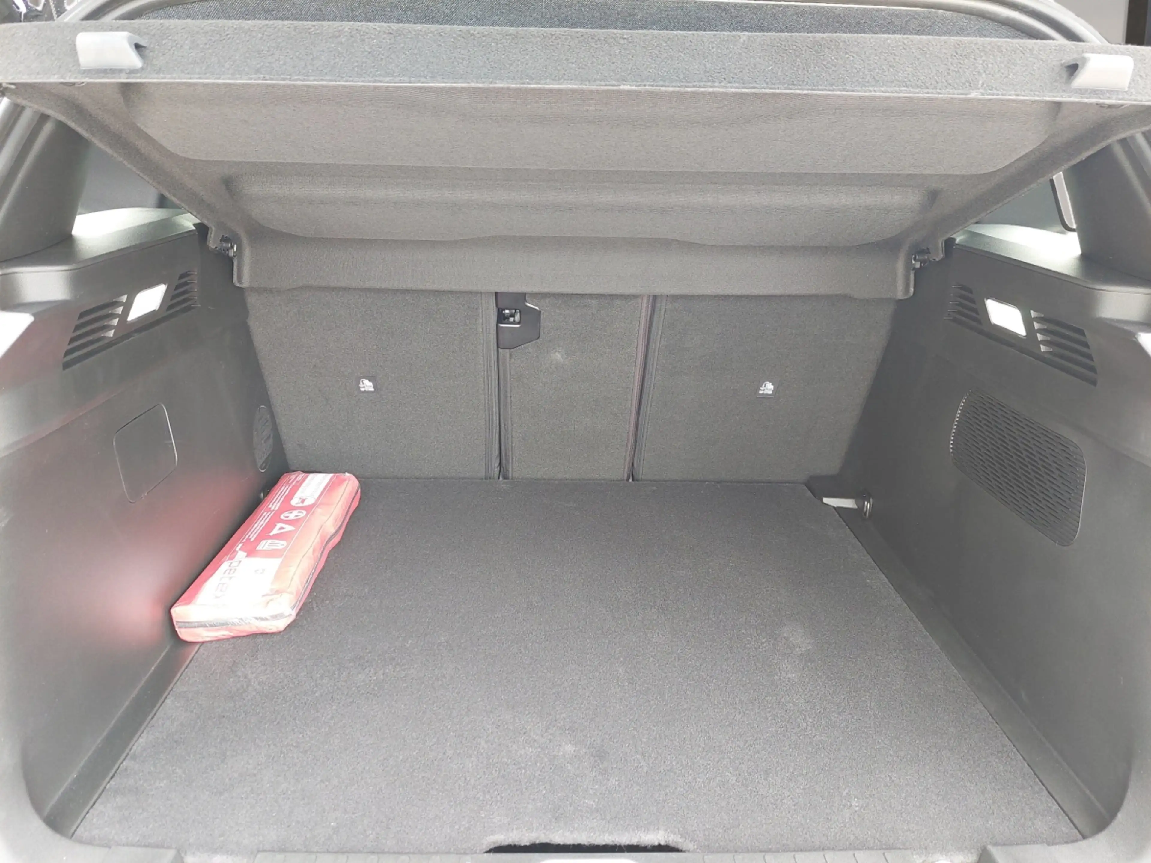 Jeep Compass Plug-In Hybrid First Edition — photo 11