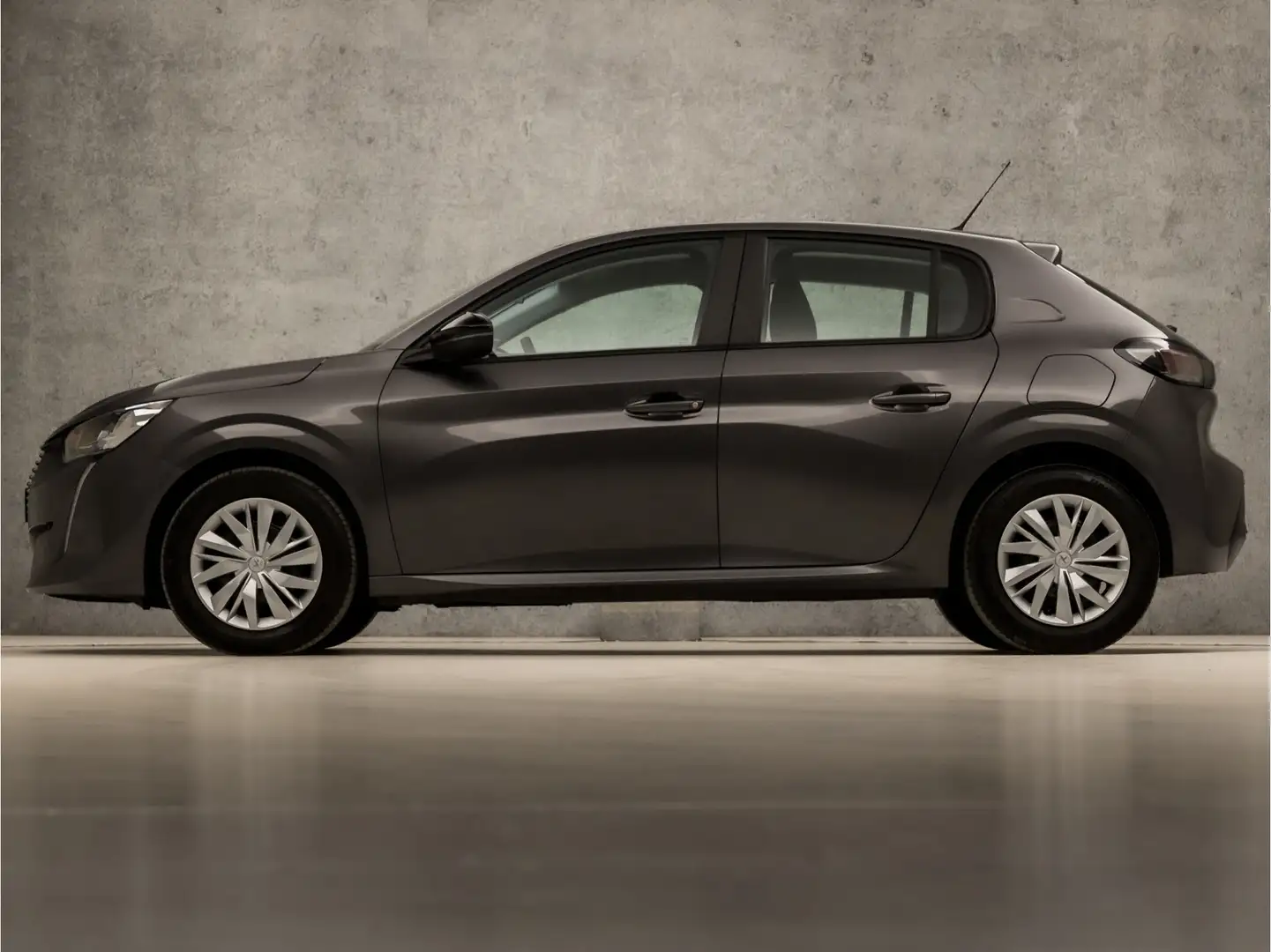 Peugeot 208 1.2 PureTech Sport (APPLE CARPLAY, CRUISE, LANE AS Grijs - 2