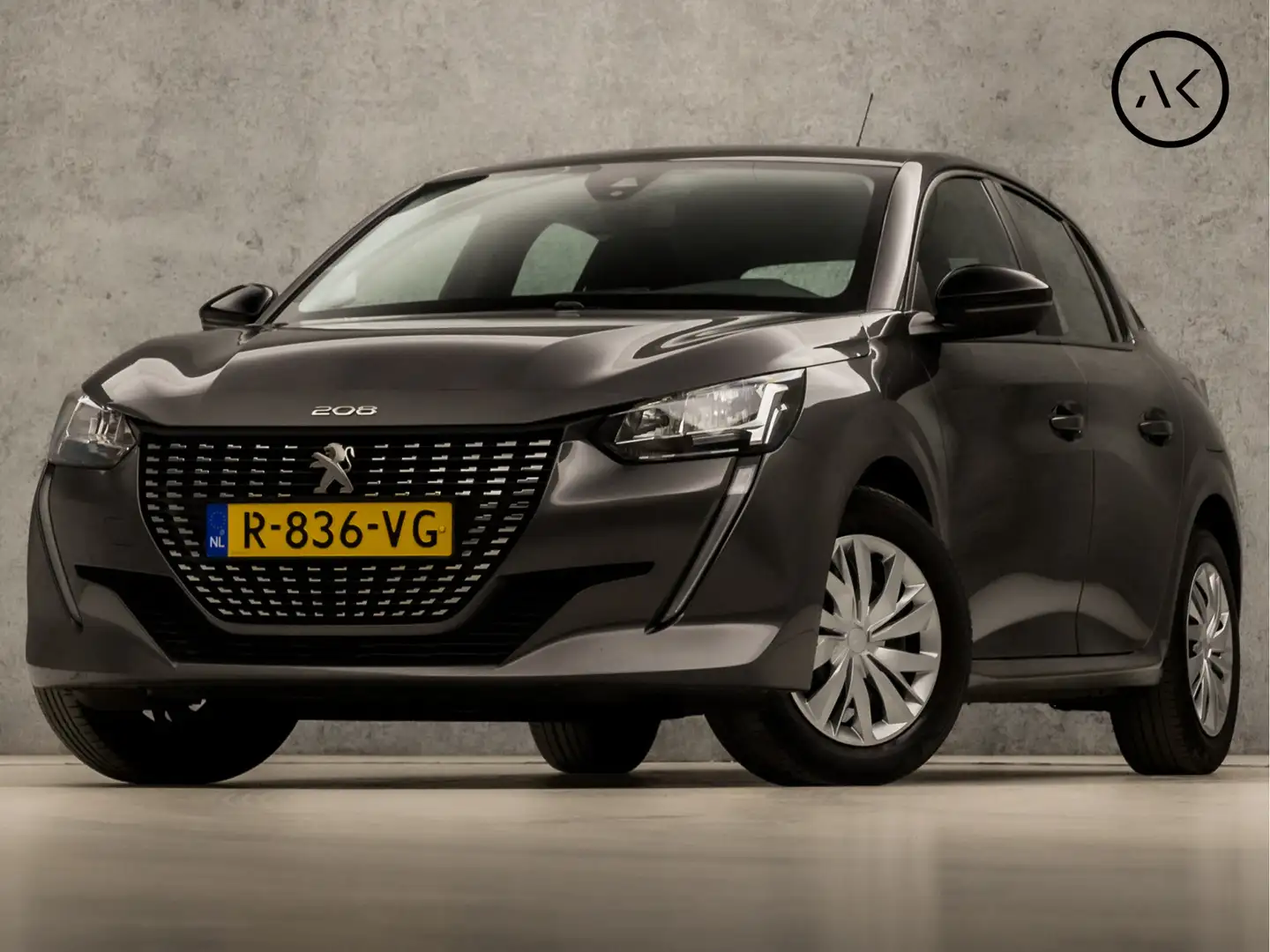 Peugeot 208 1.2 PureTech Sport (APPLE CARPLAY, CRUISE, LANE AS Grijs - 1