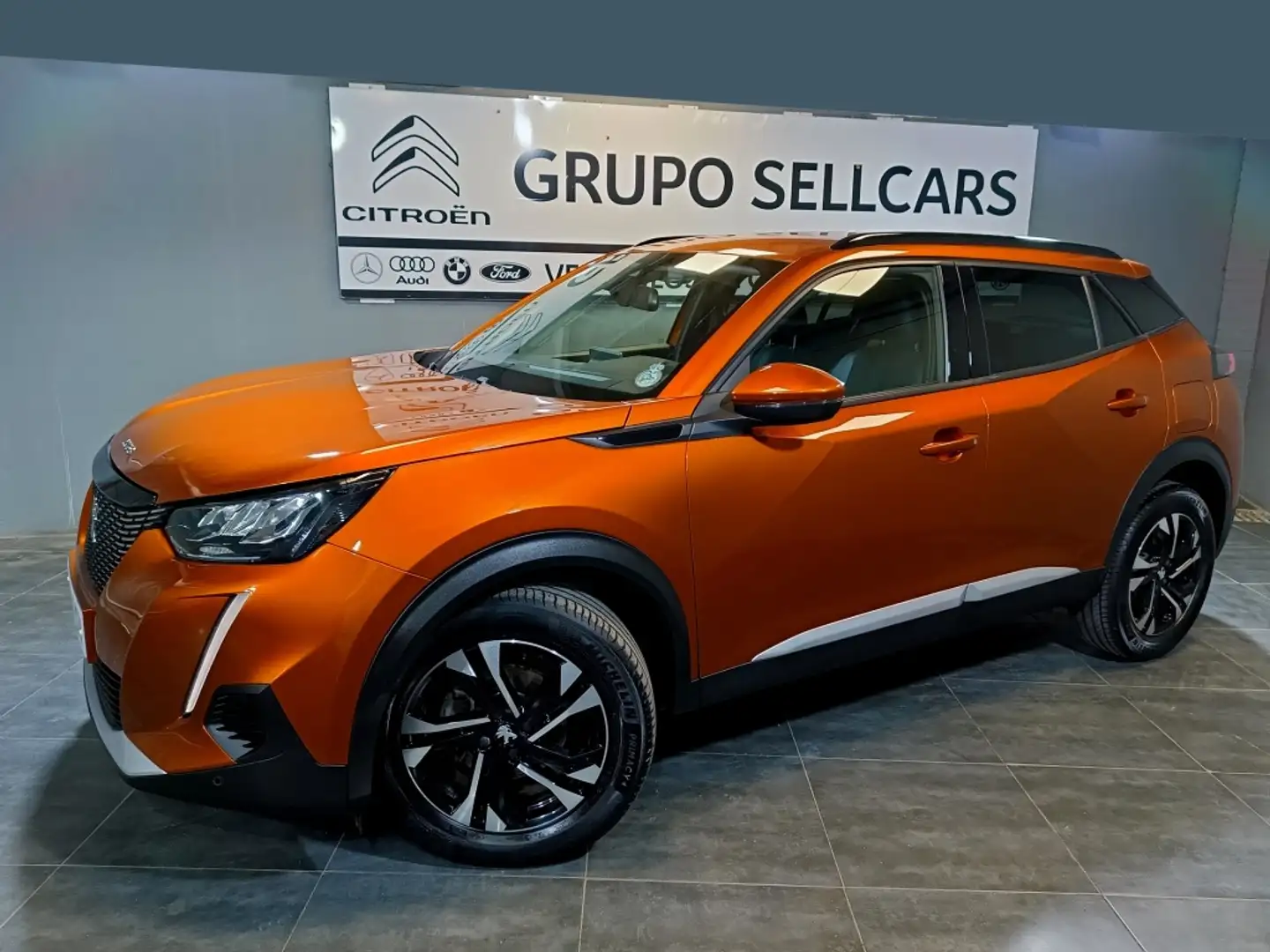Peugeot 2008 1.5BlueHDi S&S Allure 100 Orange - 2