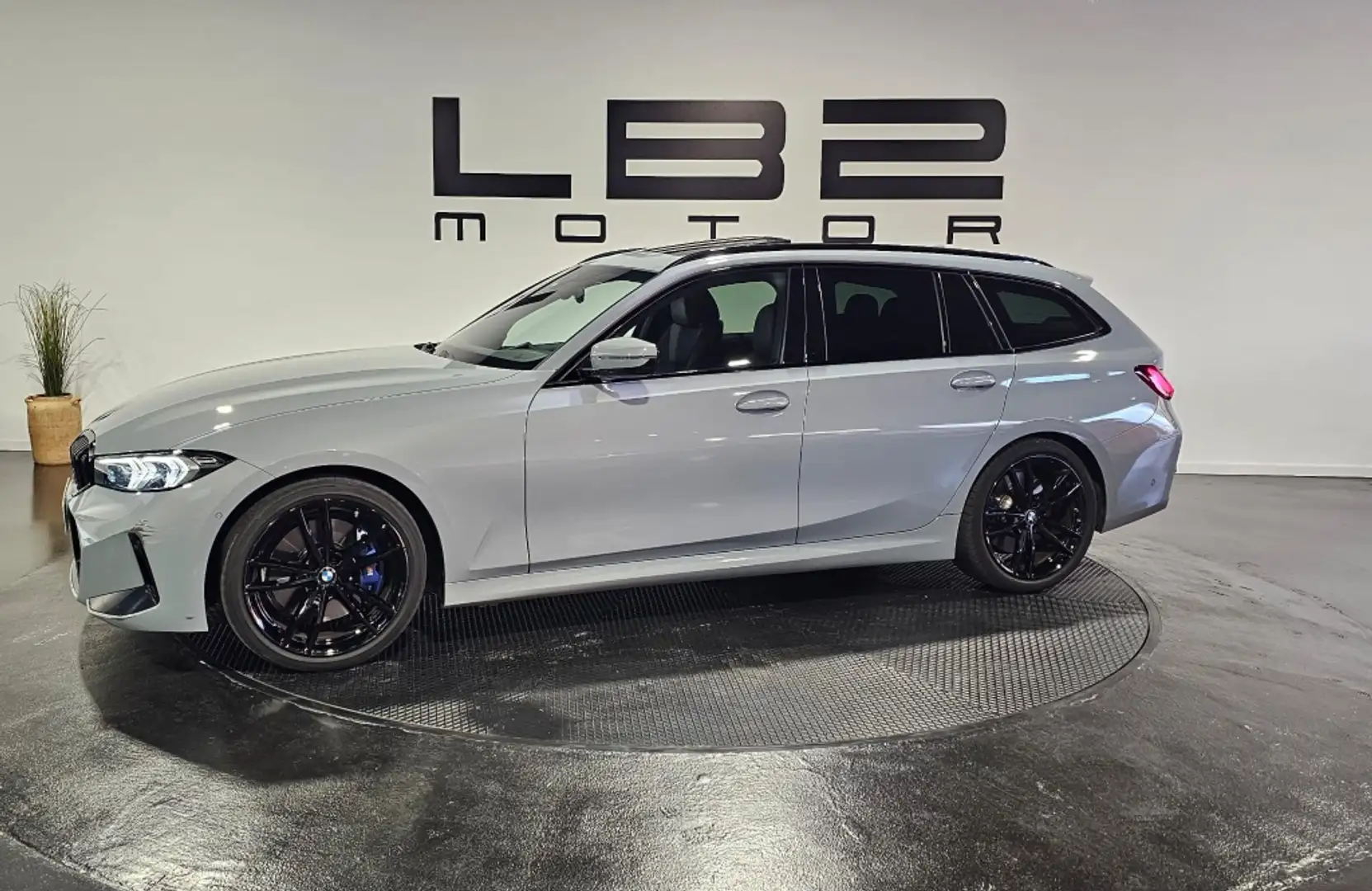 BMW 330 330iA xDrive Touring Gris - 1
