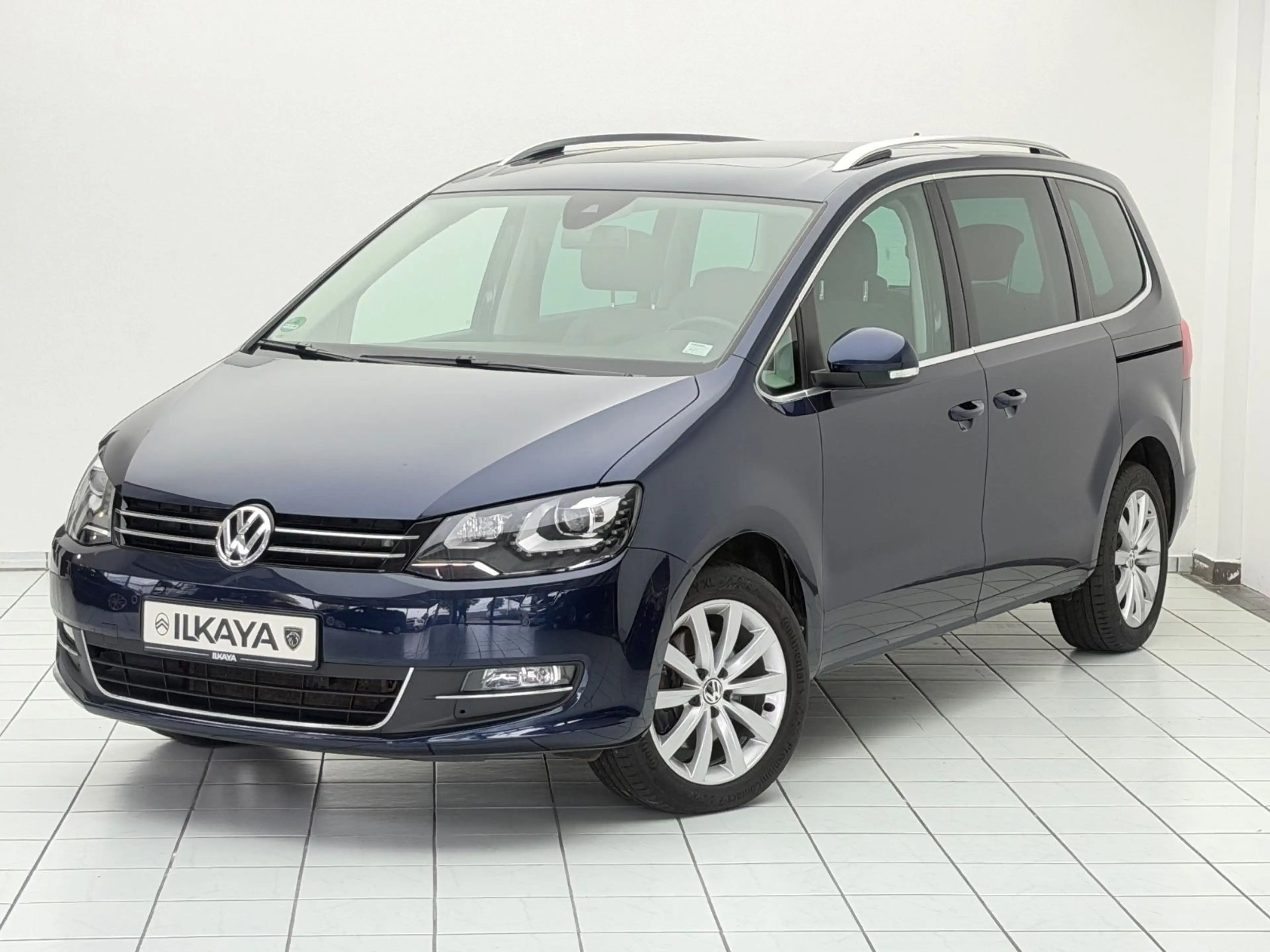 Volkswagen Sharan Highline BMT *AHK*Automatik*Panorama*