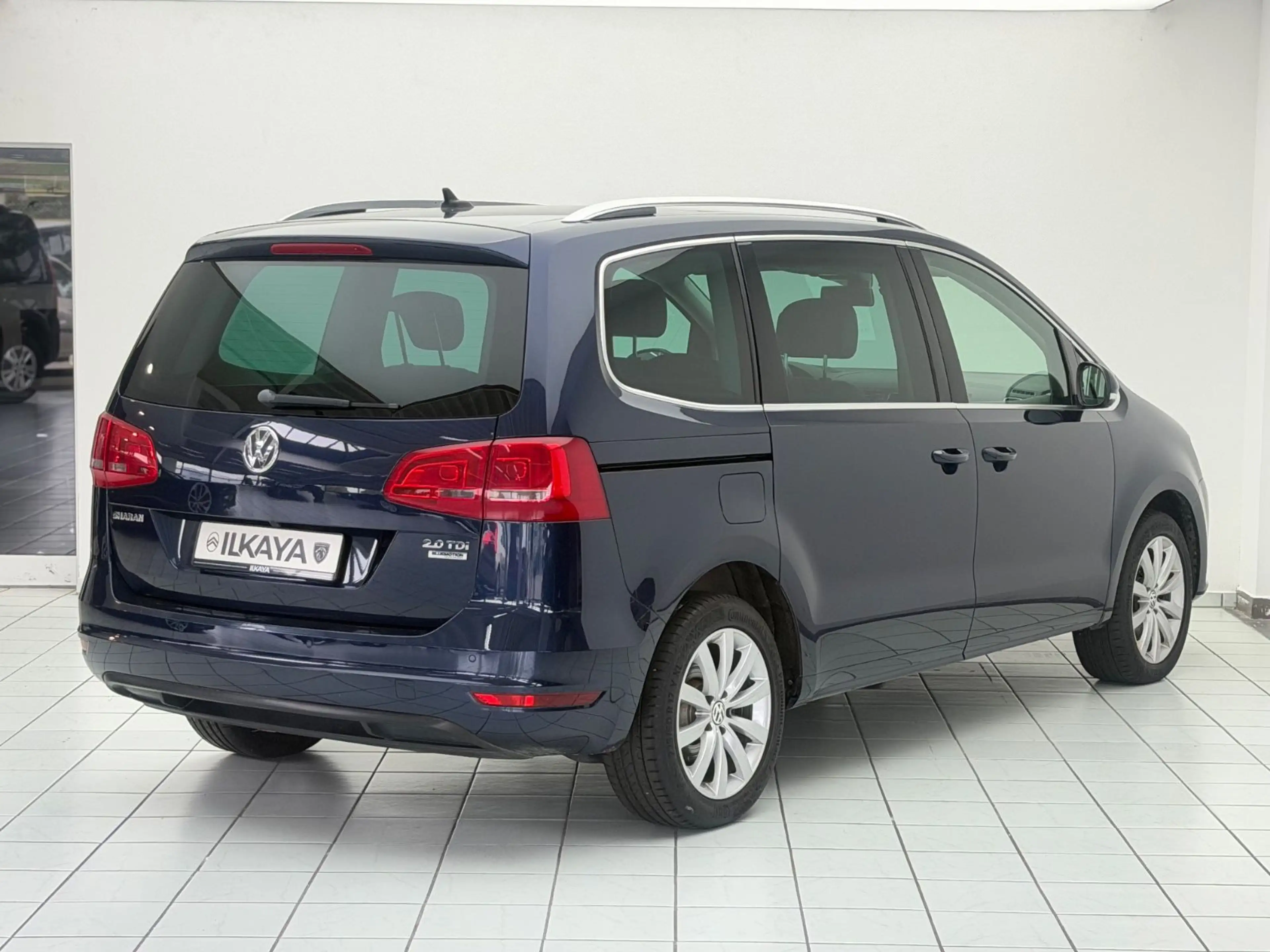 Volkswagen Sharan Highline BMT *AHK*Automatik*Panorama* — photo 6