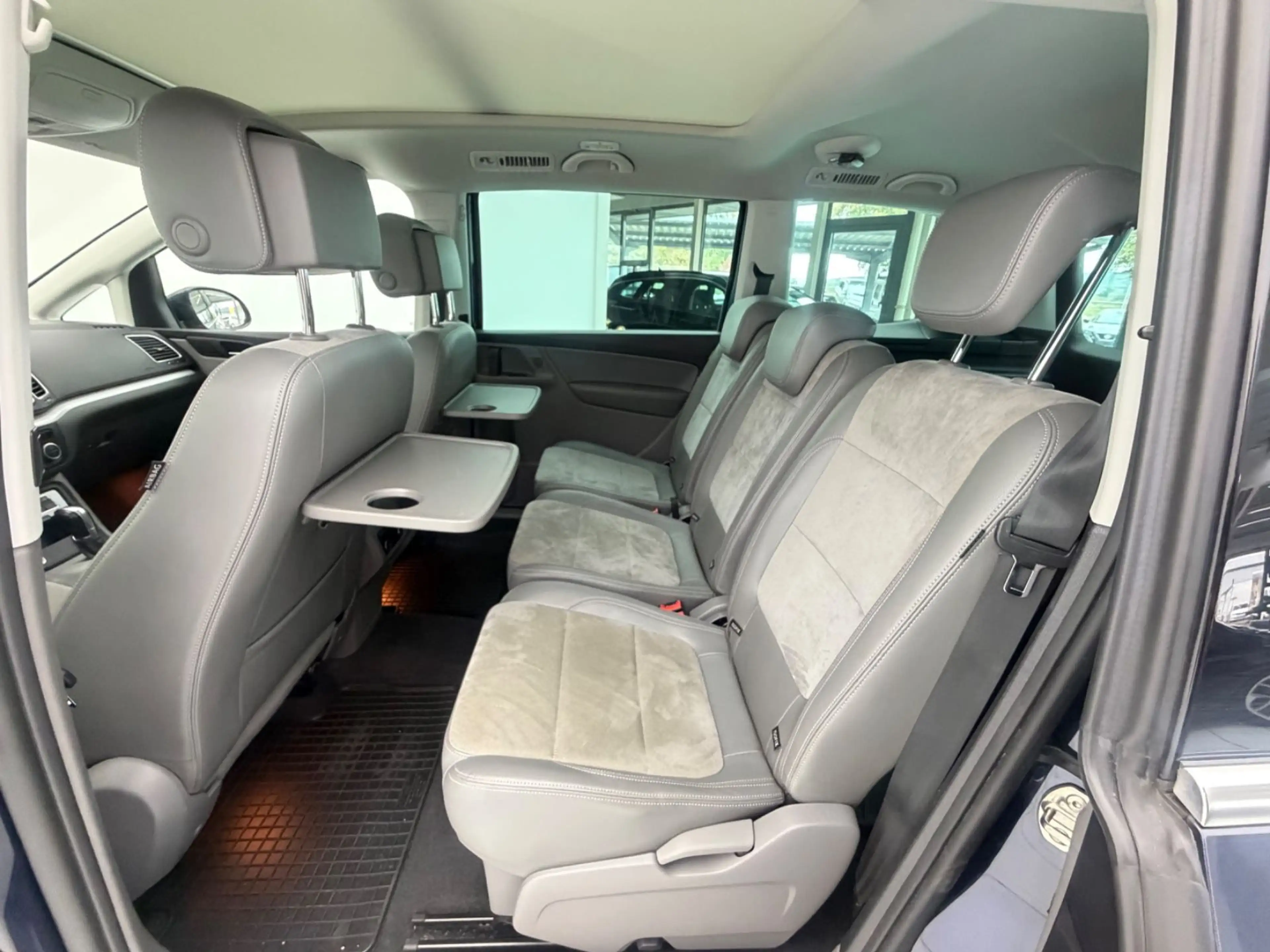 Volkswagen Sharan Highline BMT *AHK*Automatik*Panorama* — photo 15