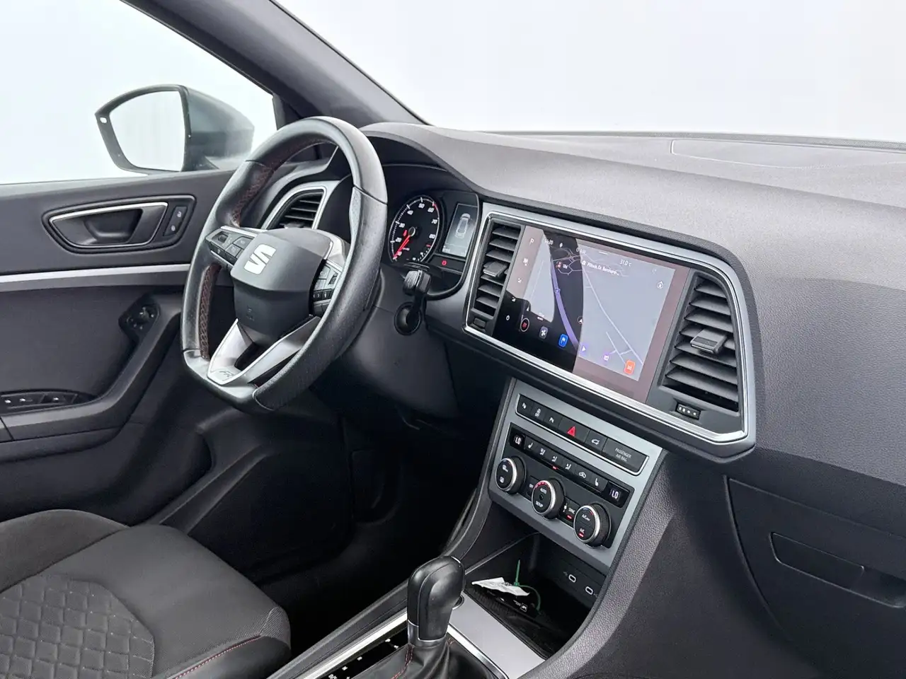 SEAT Ateca 1.5 TSI FR Aut LED RADAR NAVI SITZHZG R-CAM, миниатюра 14