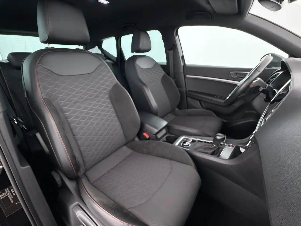 SEAT Ateca 1.5 TSI FR Aut LED RADAR NAVI SITZHZG R-CAM, миниатюра 15