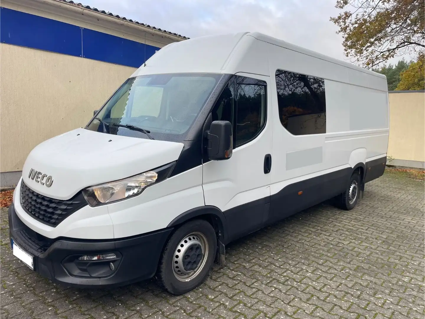 Iveco Daily L4H2 35S18 Maxi XXL 7-Sitzer Weiß - 1