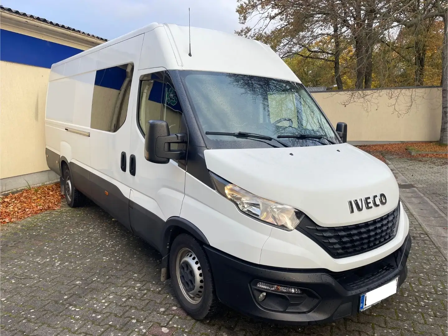 Iveco Daily L4H2 35S18 Maxi XXL 7-Sitzer Weiß - 2