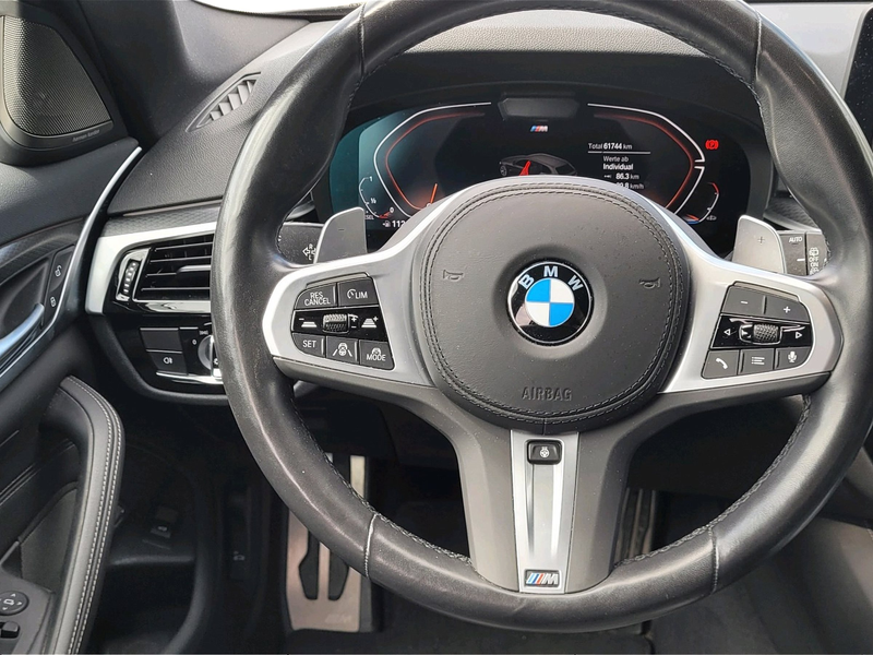 BMW 540 d xDrive Touring — photo 11