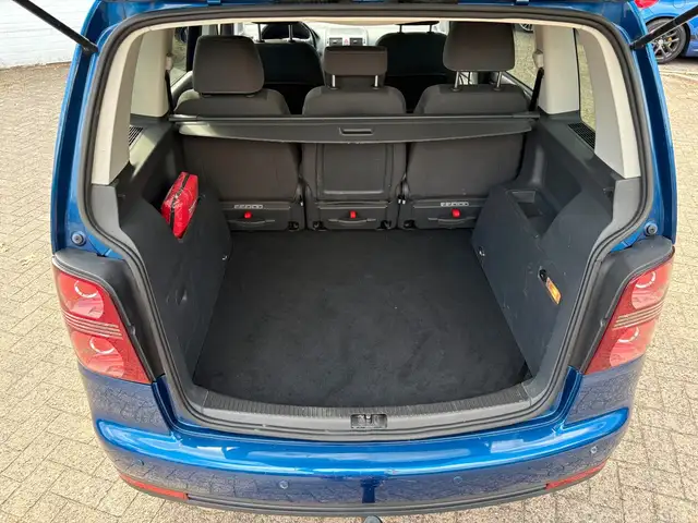 Volkswagen Touran view 12