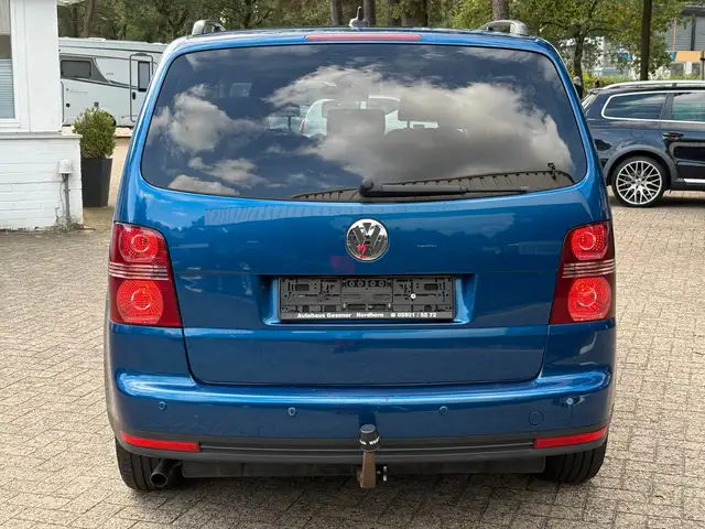 Volkswagen Touran view 6