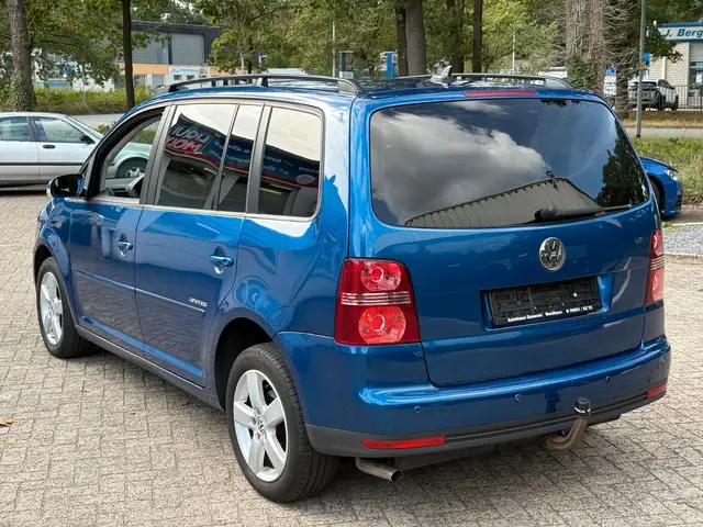 Volkswagen Touran view 5