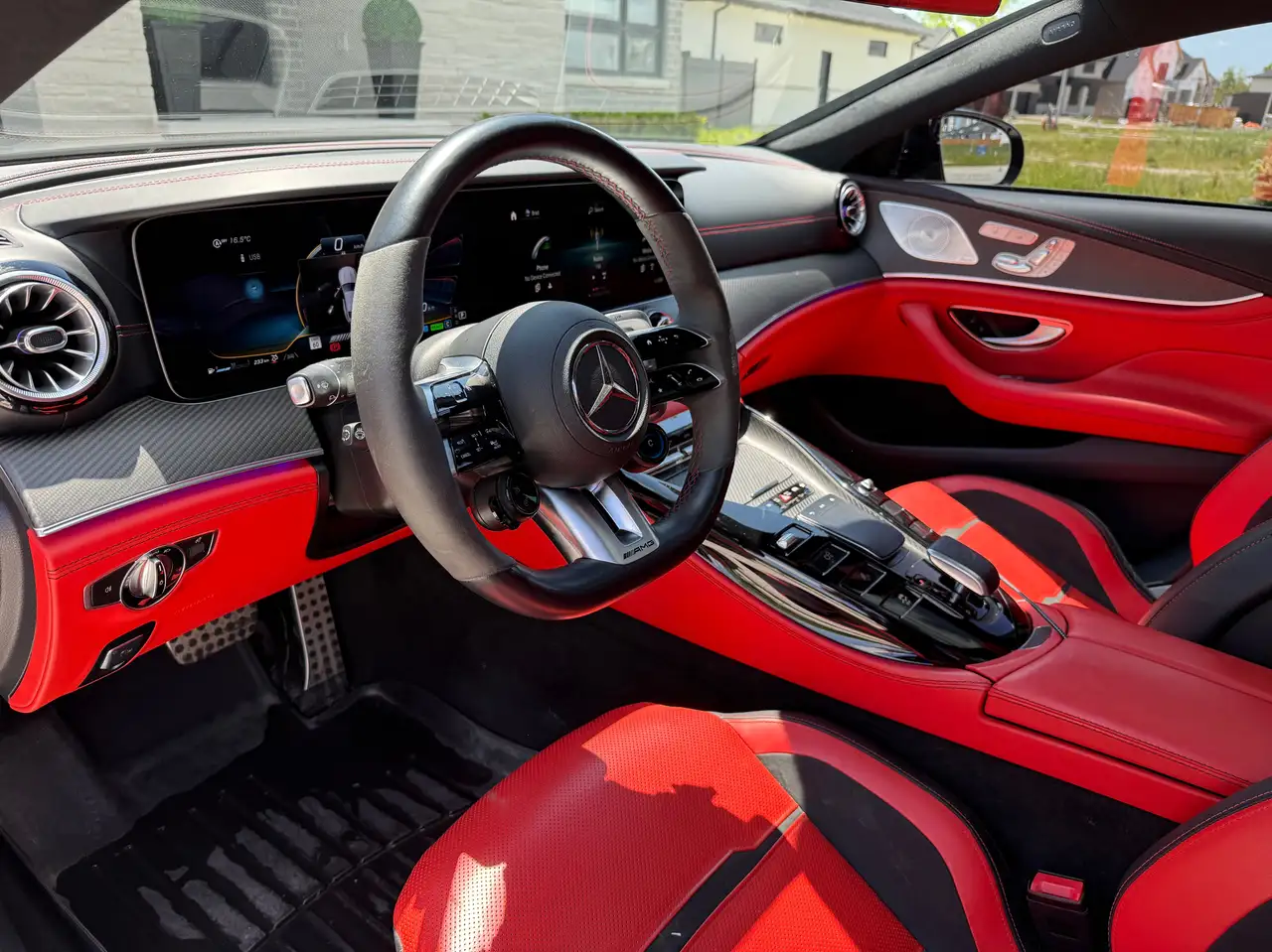 Mercedes-Benz AMG GT снимка Mercedes-Benz AMG GT