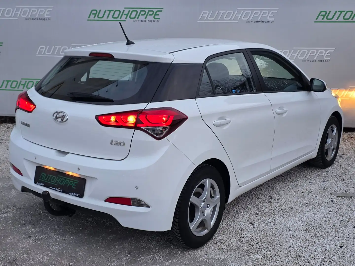 Hyundai i20 Trend, AHK, 8 Räder, Sitzheizung, PDC, 1. Hand Blanc - 2