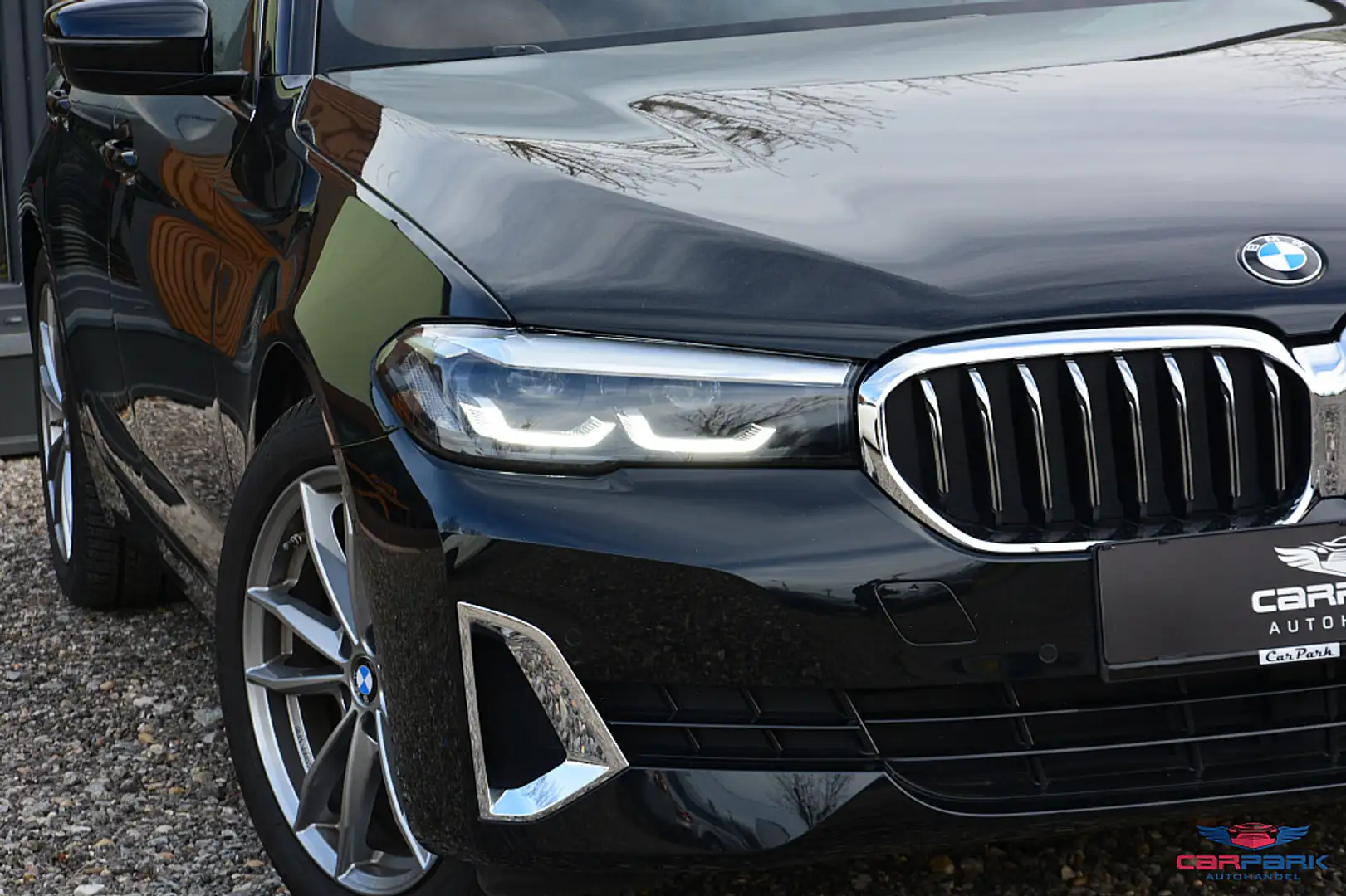 BMW 520 520d 48 V Aut. | Luxury Line | Schwarz - 2