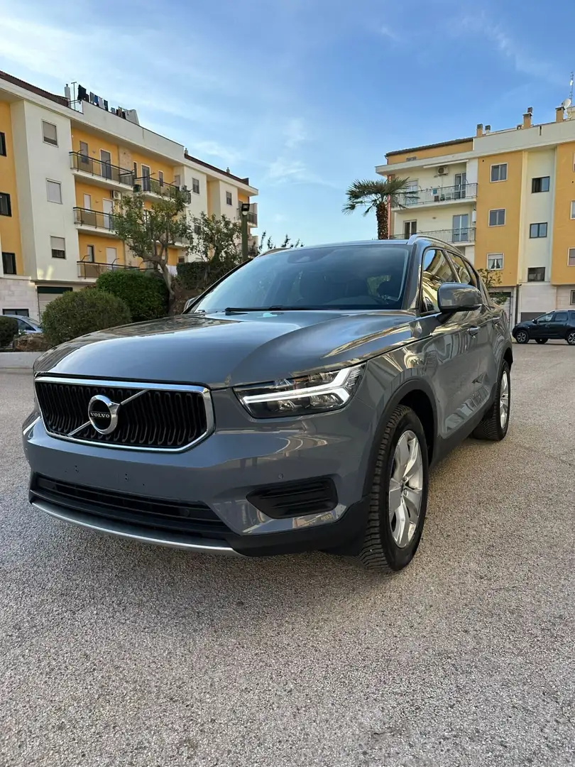 Volvo XC40 D3 Geartronic Business Gris - 1