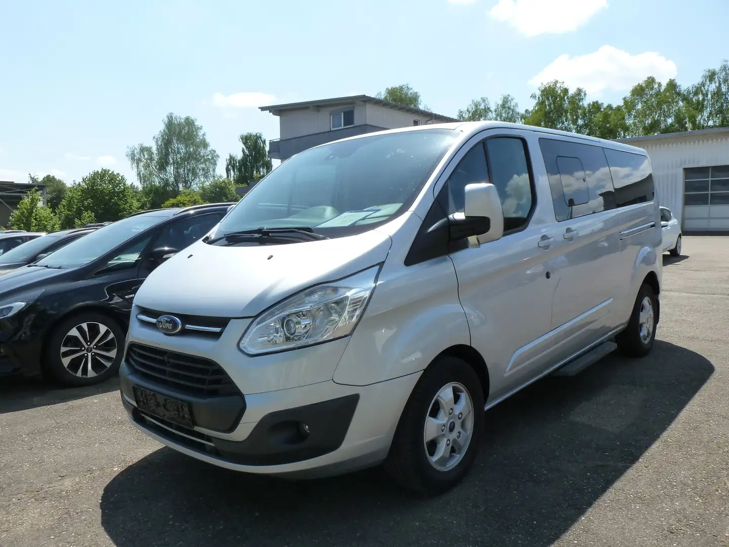 Ford Tourneo Custom 310 L2 Titanium / Kombi AHK*NAVI*Rückfahrkamera Silber - 1