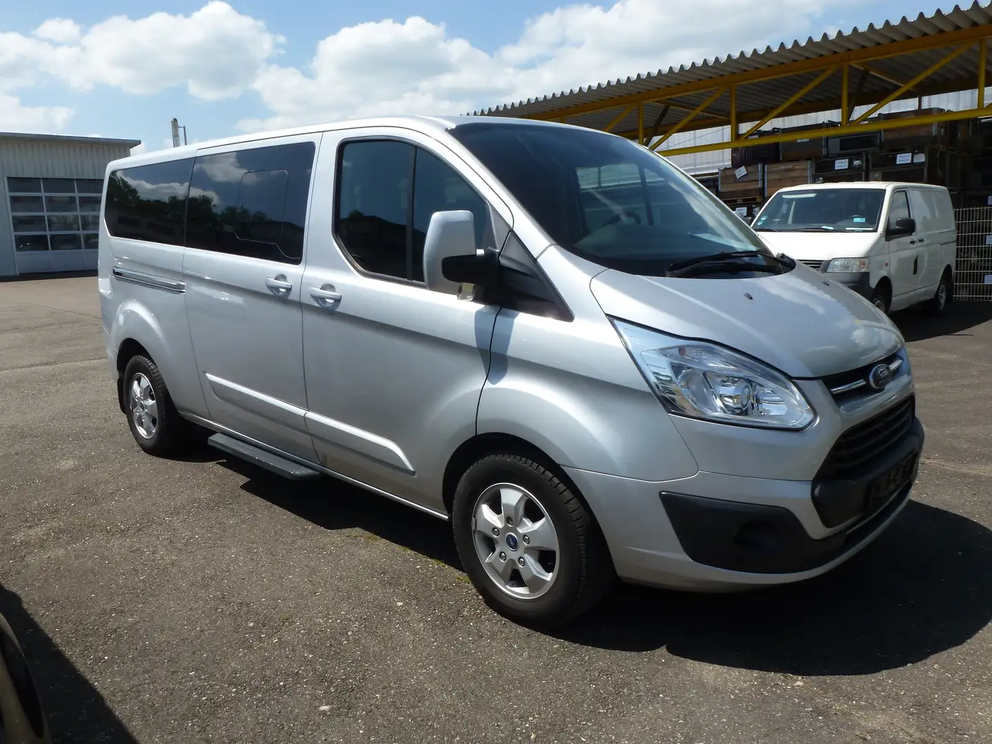 Ford Tourneo Custom 310 L2 Titanium / Kombi AHK*NAVI*Rückfahrkamera Silber - 2