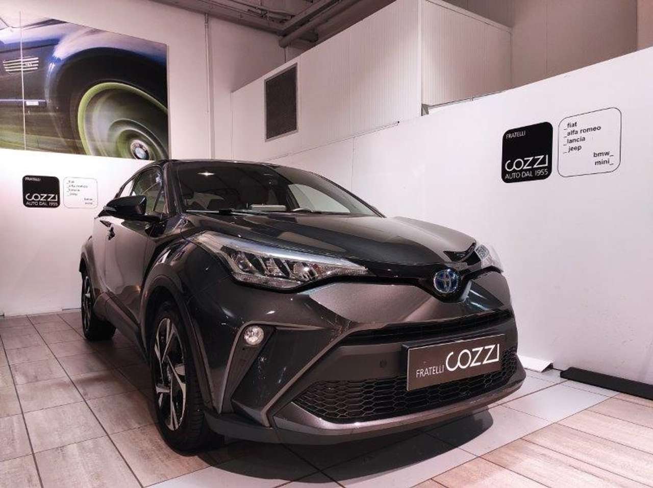 Toyota C-HR (2016-2023) - C-HR 2.0 Hybrid E-CVT Morebusiness