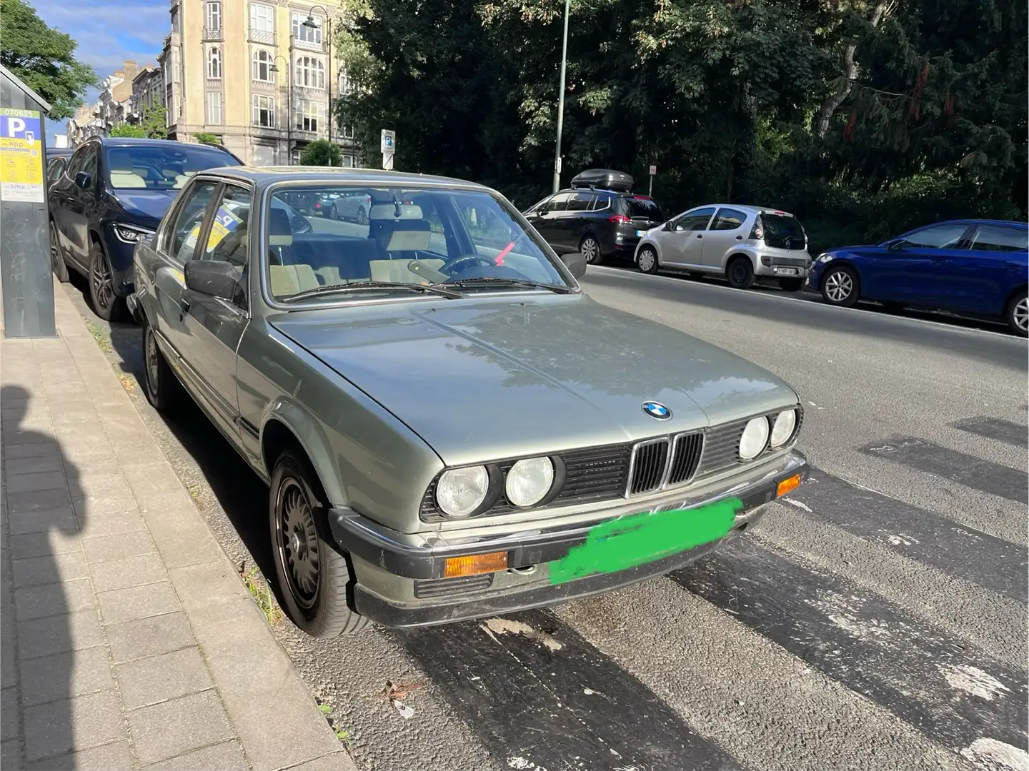 BMW 320 zelena - 1