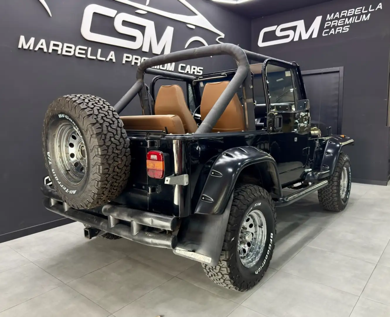 Jeep Wrangler YJ Aut. Negro - 2
