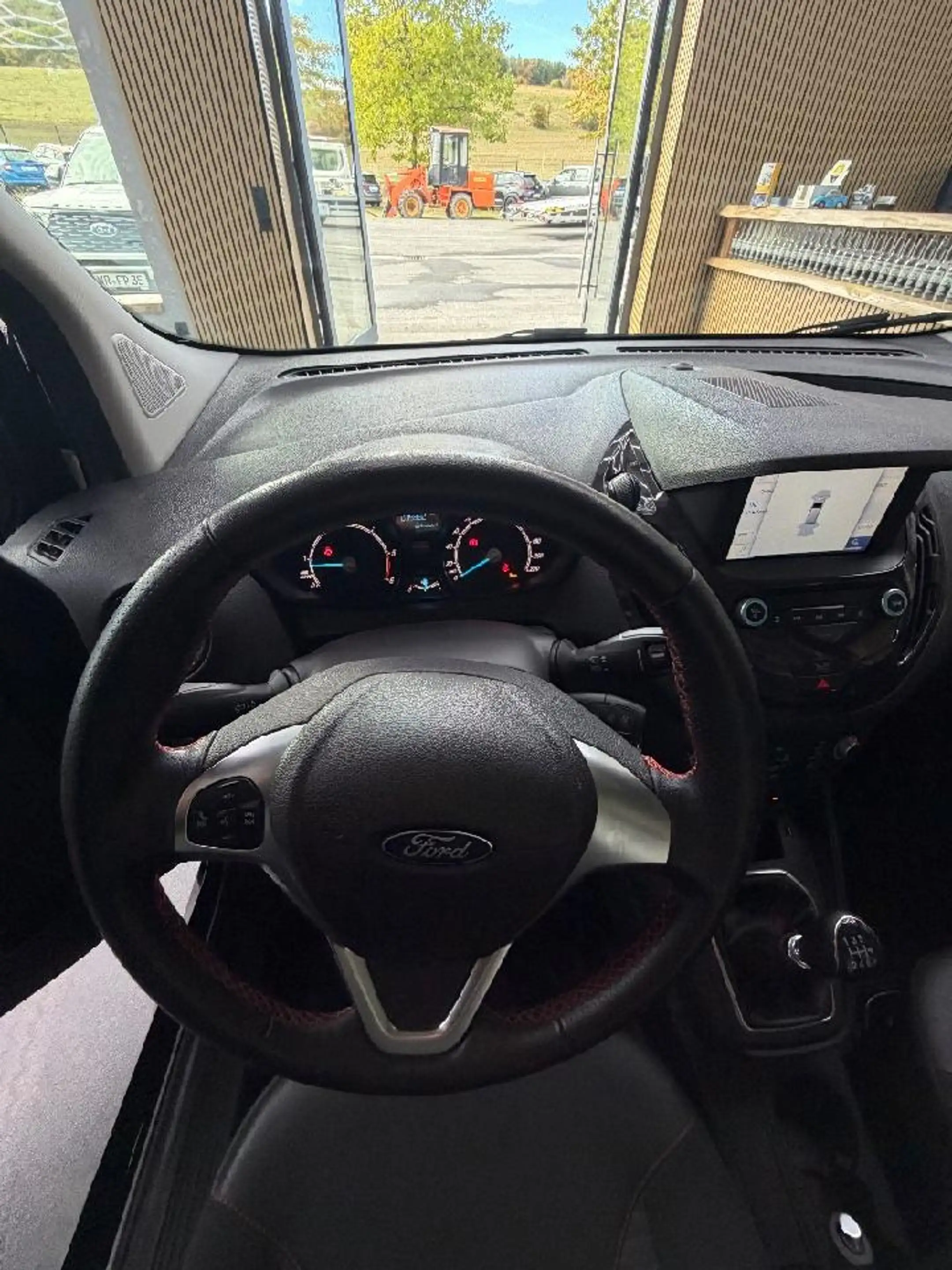 Ford Transit Courier Sport — photo 11