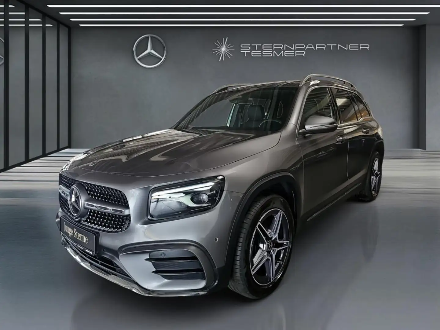 Mercedes-Benz GLB 200 d AMG+MBUX+DISTRONIC+MBEAM+AMBIENTE+AHK Grijs - 1