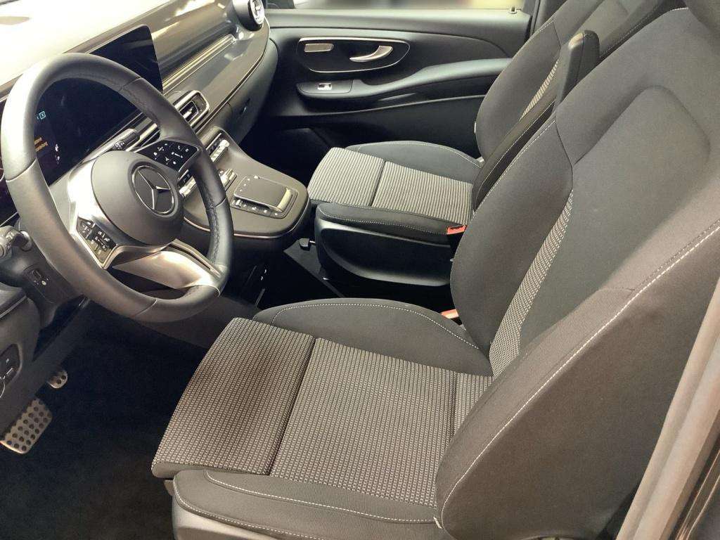 Mercedes-Benz V 220