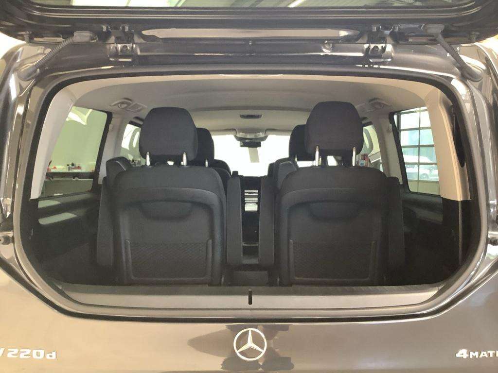 Mercedes-Benz V 220