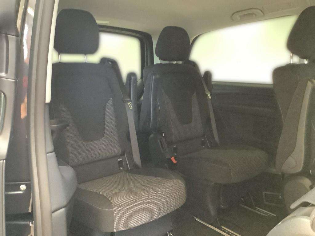 Mercedes-Benz V 220
