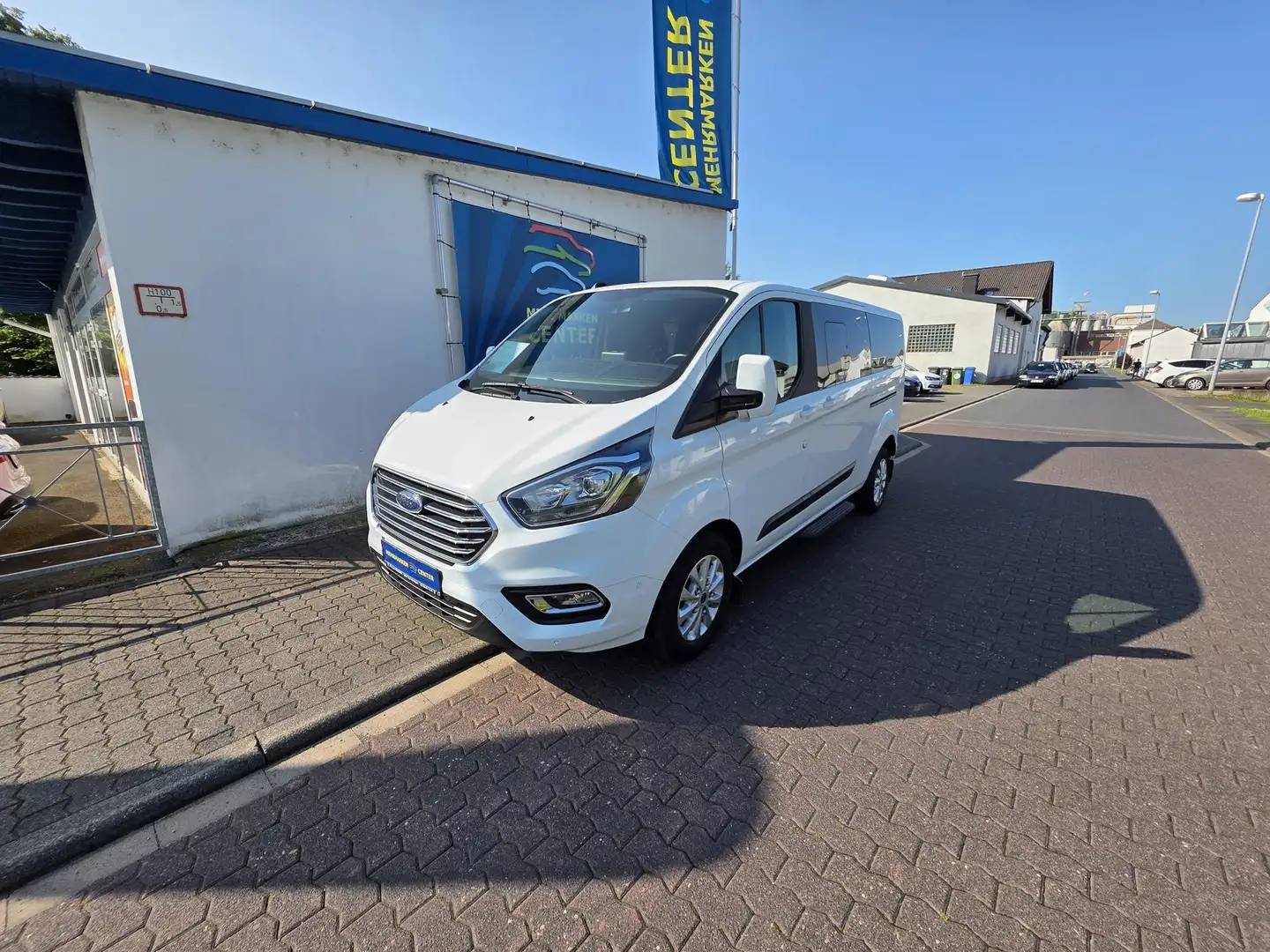 Ford Weitere Tourneo Custom SONDERFAHRRZEUG MIT ROLL... Weiß - 1