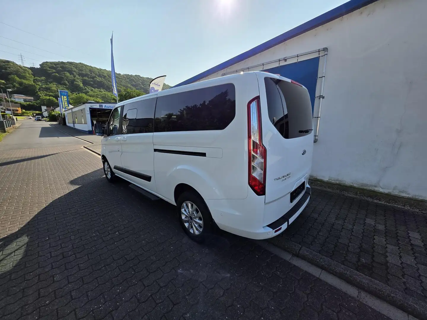 Ford Weitere Tourneo Custom SONDERFAHRRZEUG MIT ROLL... Weiß - 2