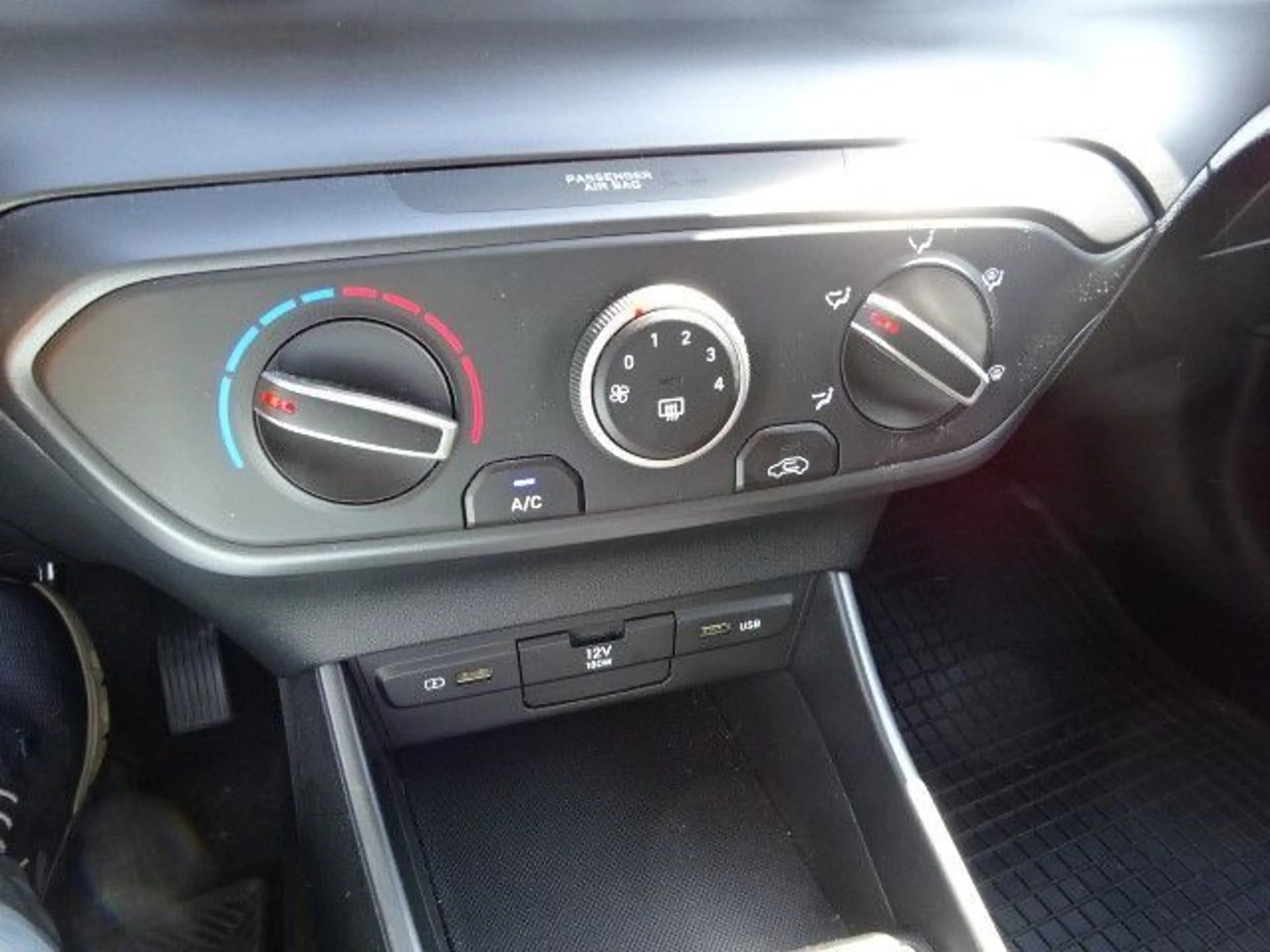Hyundai i20 1.0 T-GDI Edition 30*Top*alle Wartungen*Gara — photo 15