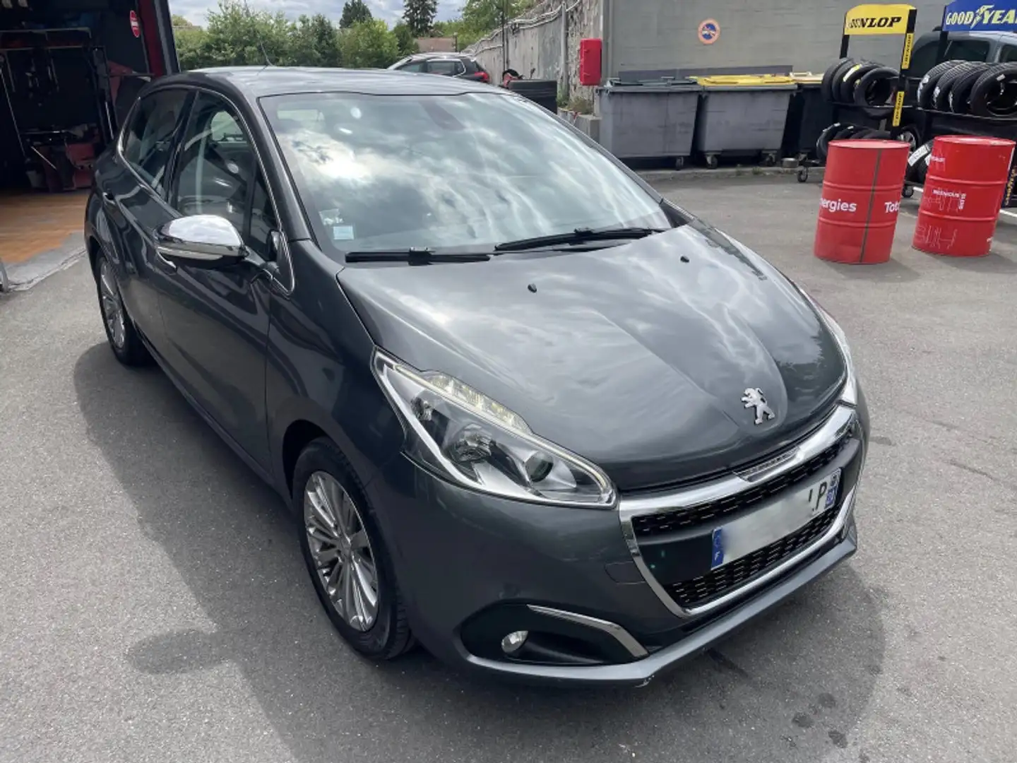 Peugeot 208 1.2 PURETECH 82CH ALLURE 5P Gris - 2