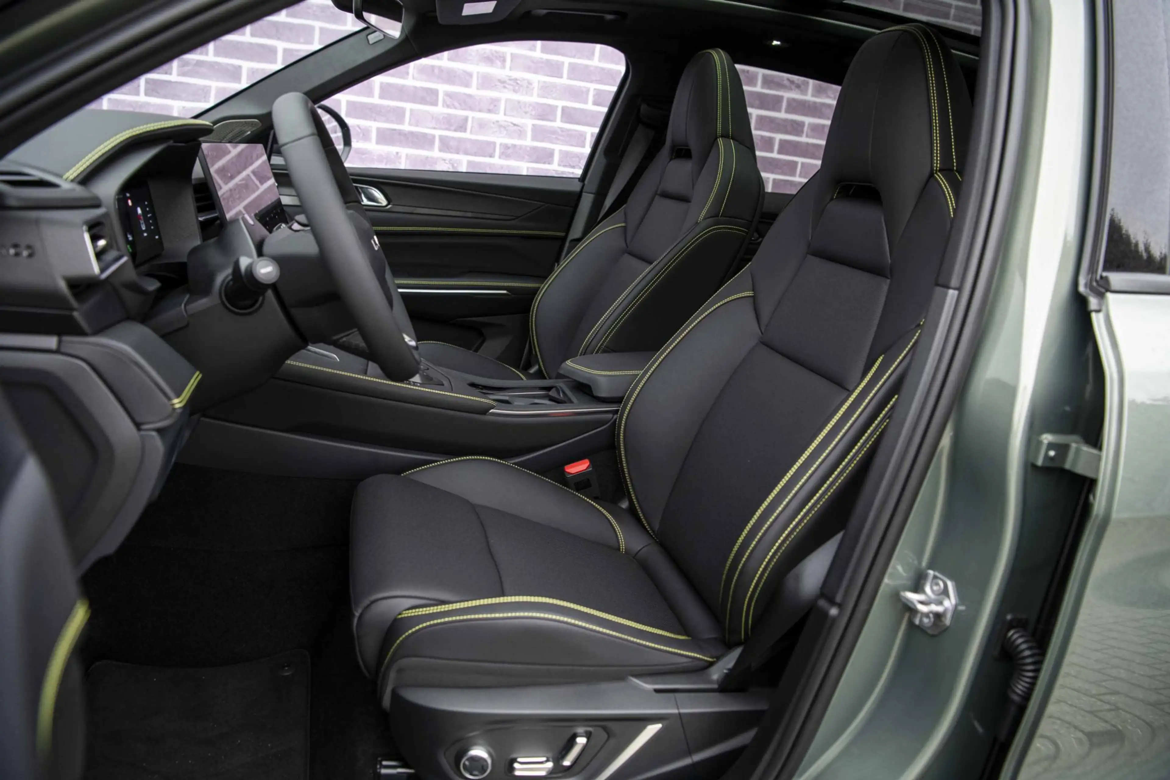 Lynk & Co 01 1.5 Plug-in Hybrid More | Trekhaak | PHEV | Two-To — photo 6
