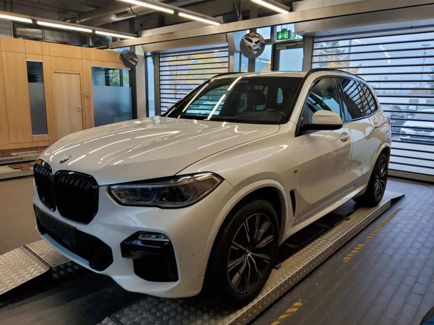 BMW X5 xDr40i M Sport PANO*ACC*AHK*Standh*Laser*HiFi Weiß - 1