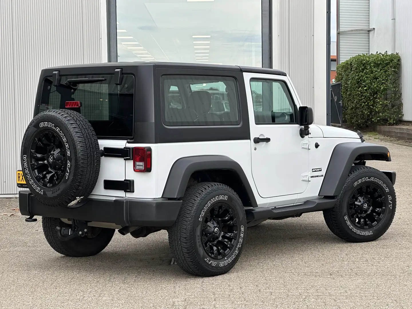 Jeep Wrangler 3.6 Sport V6 automaat met Hardtop en Softop slecht Wit - 2