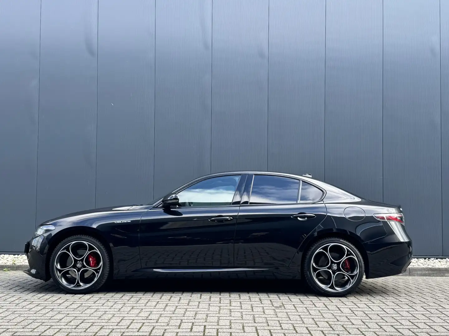 Alfa Romeo Giulia 2.0T 280 GME AWD Veloce | 19" Velgen | Panoramadak Noir - 2