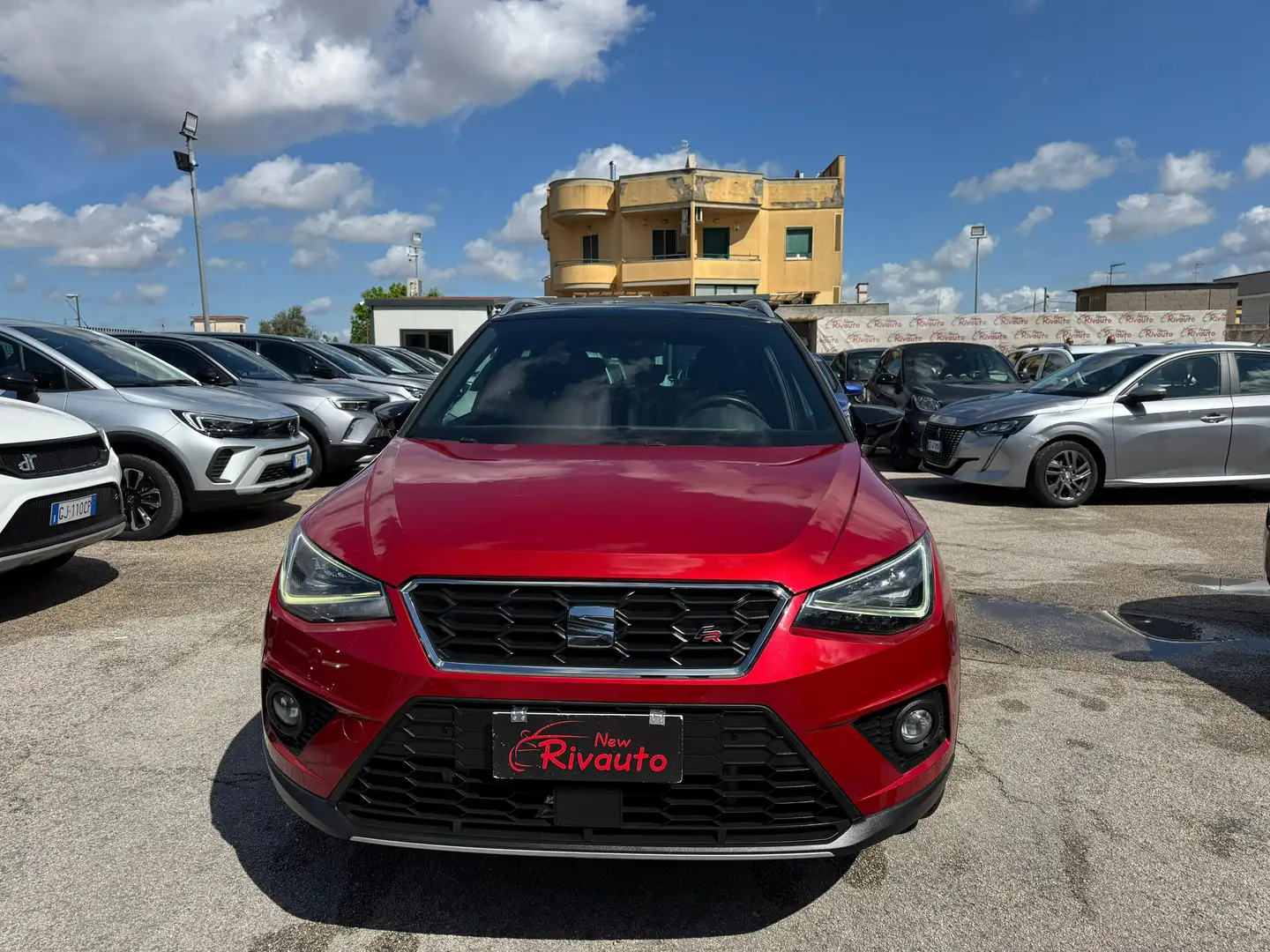 SEAT Arona 1.0 TGI FR crvena - 1