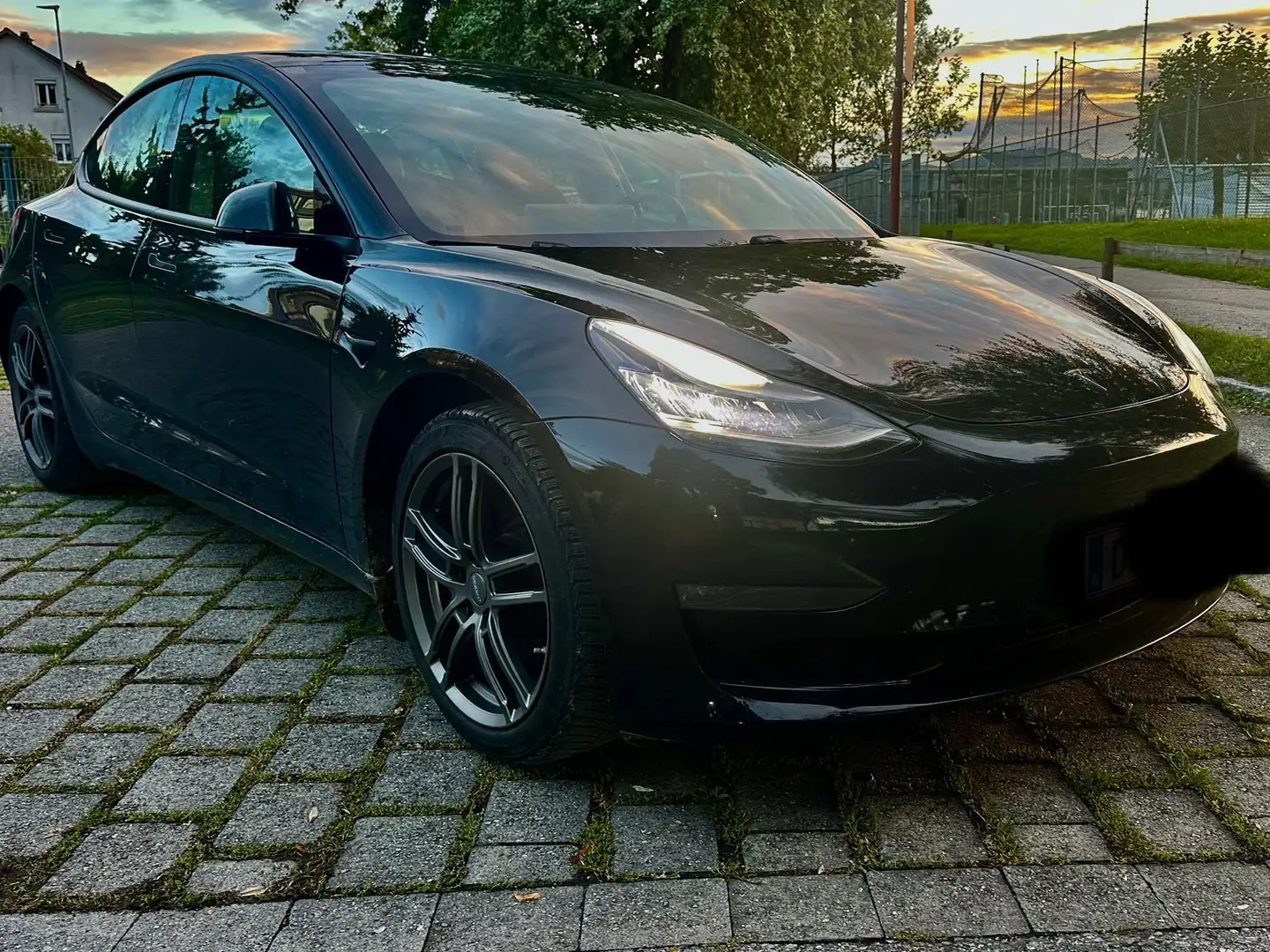 Tesla Model 3 Model 3 Langstreckenbatt. Allradantrieb Dual Motor Schwarz - 1