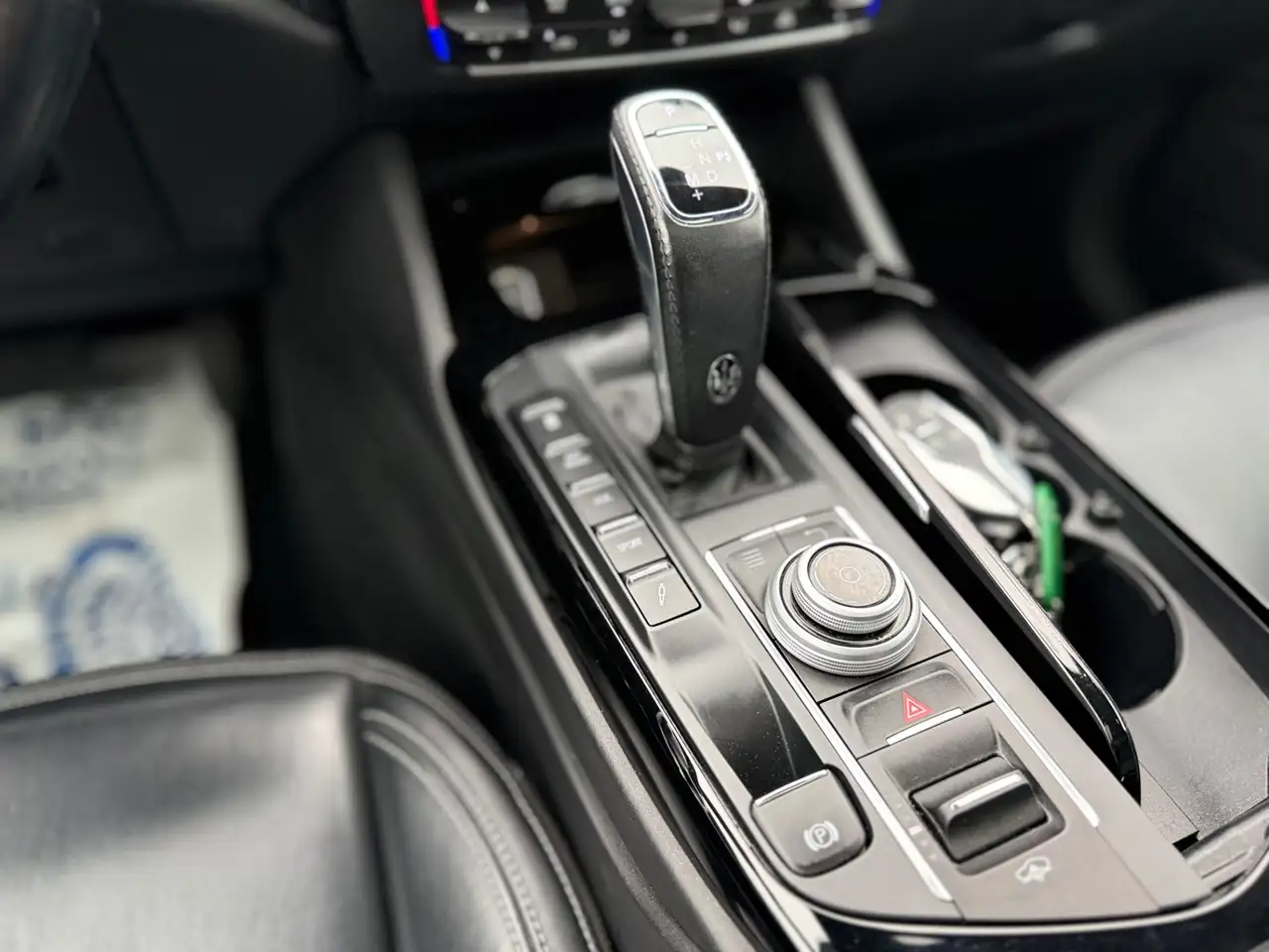 Maserati Levante 2021 — фото 15