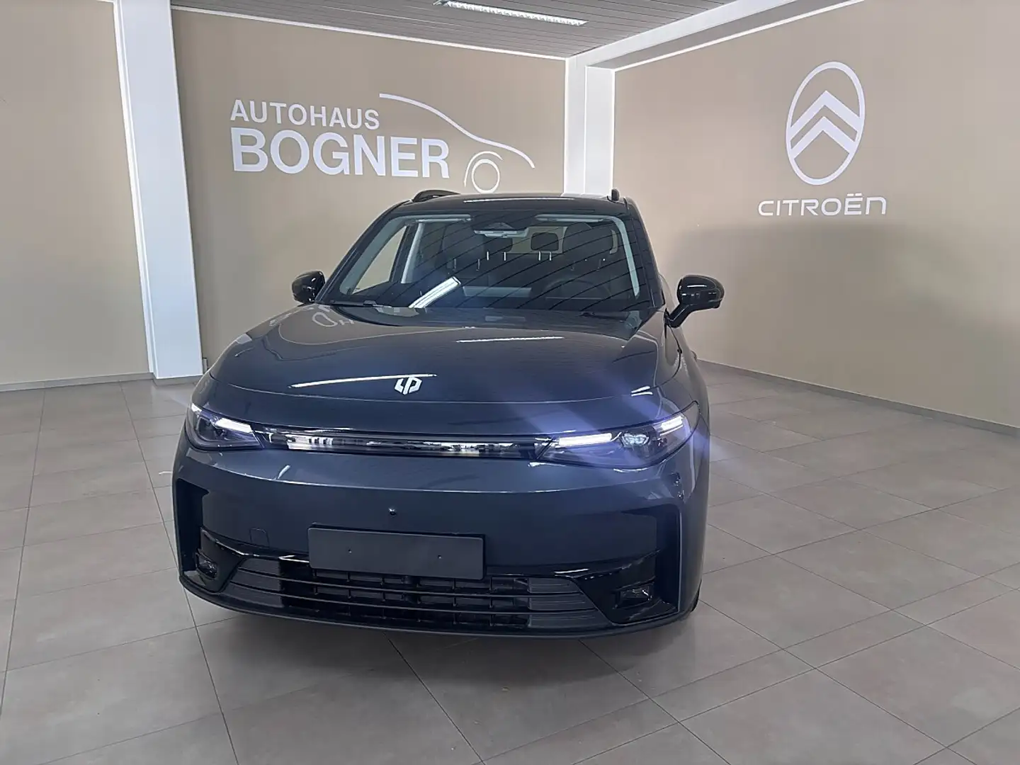 Leapmotor C10 Elektro 69,9kWh Design Pro Grau - 2