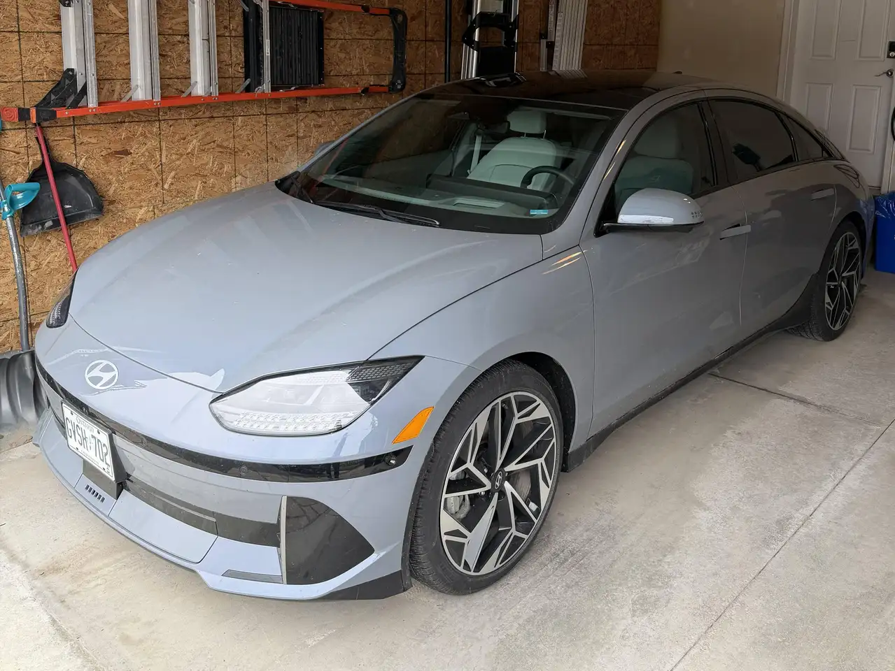 Hyundai IONIQ 6 снимка Hyundai IONIQ 6