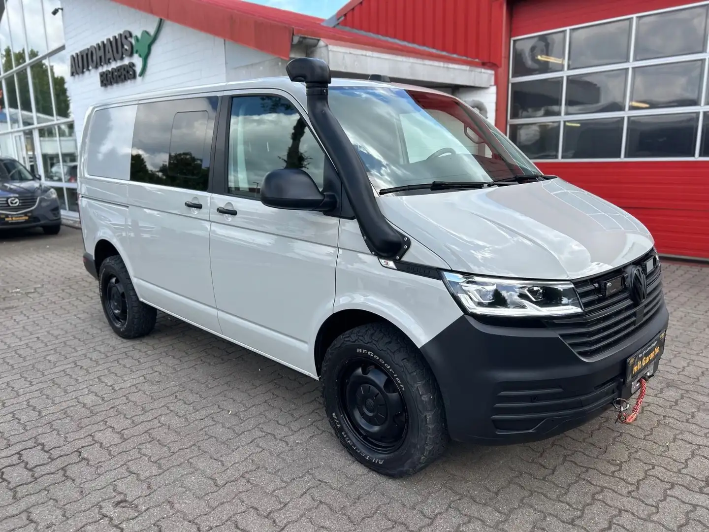 Volkswagen T6 Kombi T6.1 4MOTION DSG/SHZ/TEMP/AHK/SEIKEL-UMBAU Grijs - 2