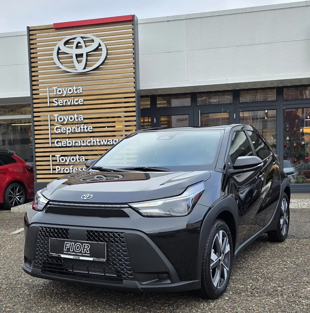 Toyota Aygo X Active Neues Modell Schwarz - 1