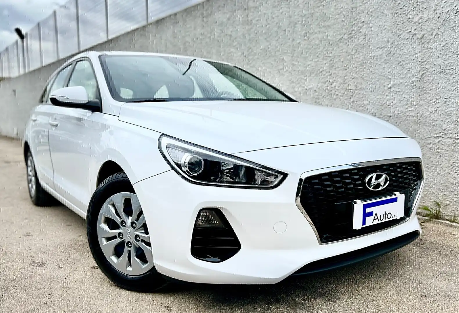 Hyundai i30 Wagon 1.6 CRDi 110CV Bianco - 1